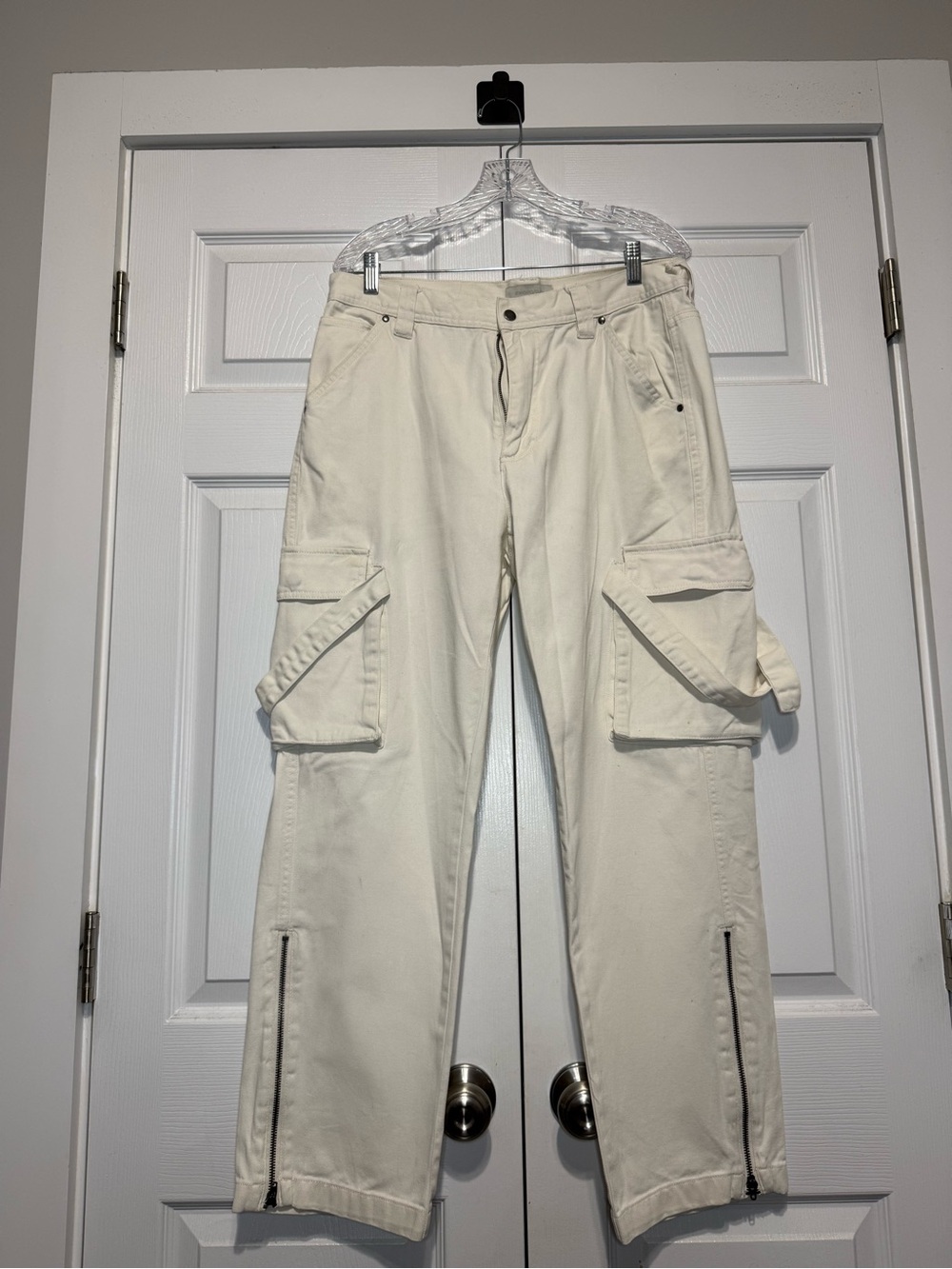 Standard Cloth Flared Cargo Zip Hem Pants - Cream